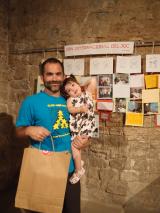 El guanyador del concurs #jojugoencatalà rep el premi a l'Espai Avinyó